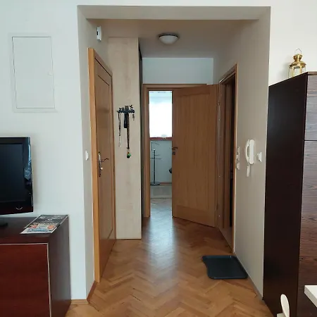 Apartment Regle &