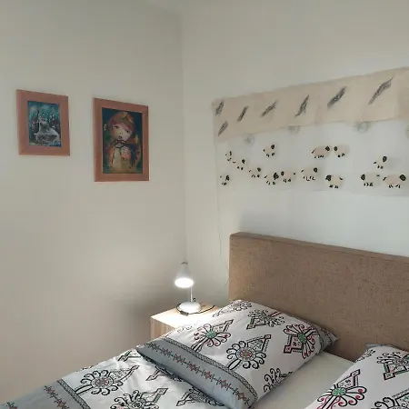 Apartment Regle & *