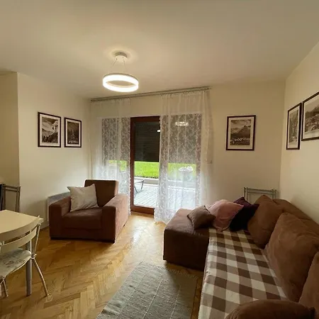 Apartment Regle & *